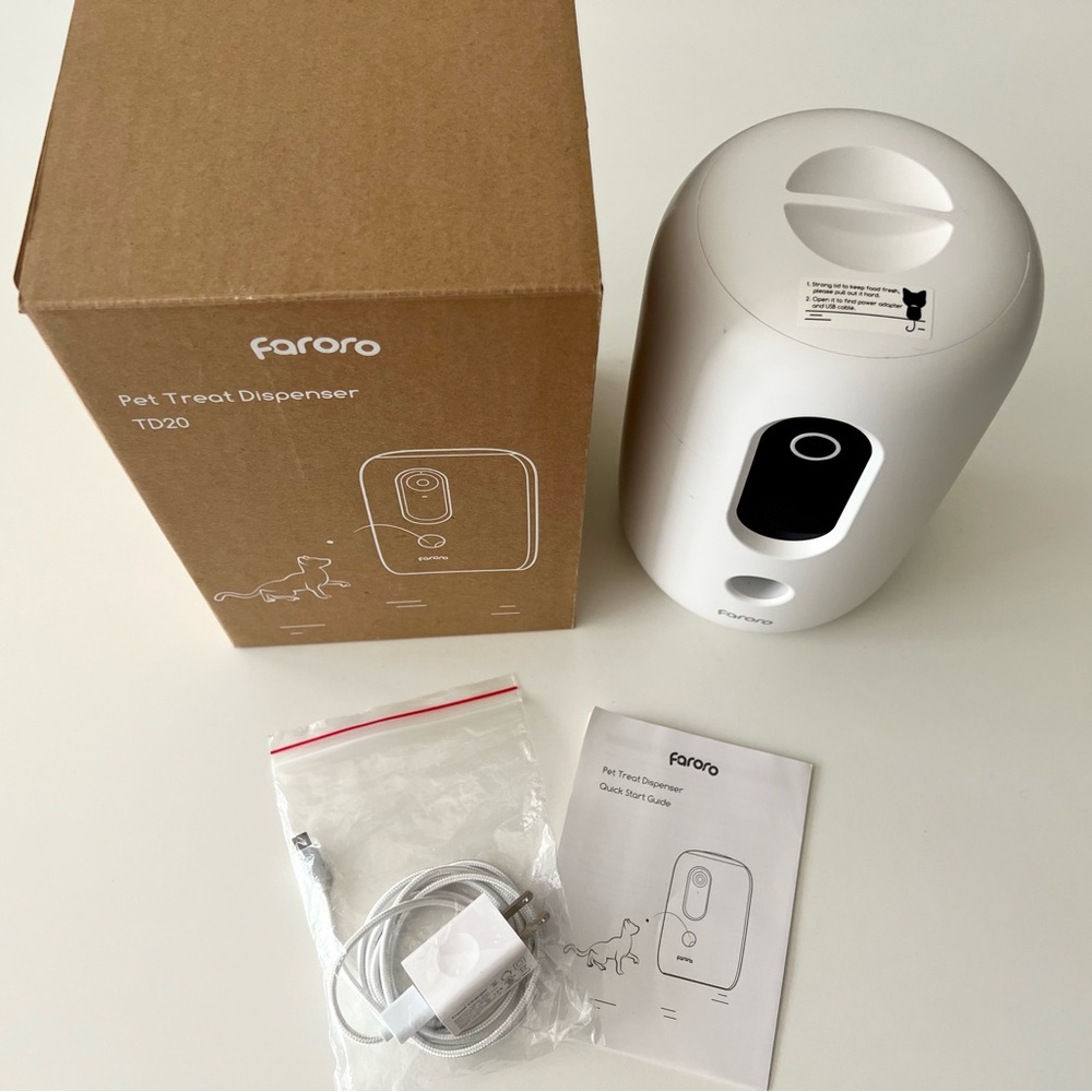 Faroro pet treat dispenser